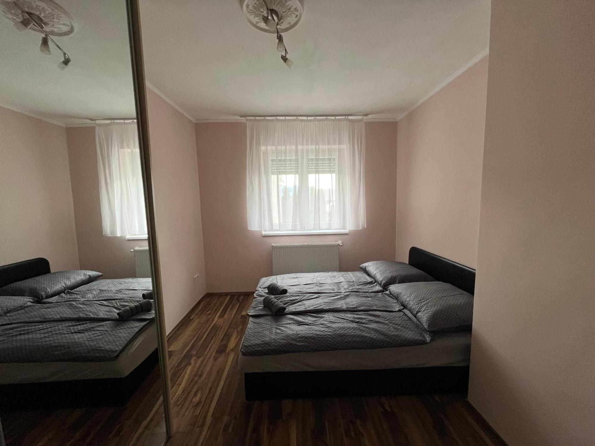 Moonlight Apartment Gyor Exterior photo