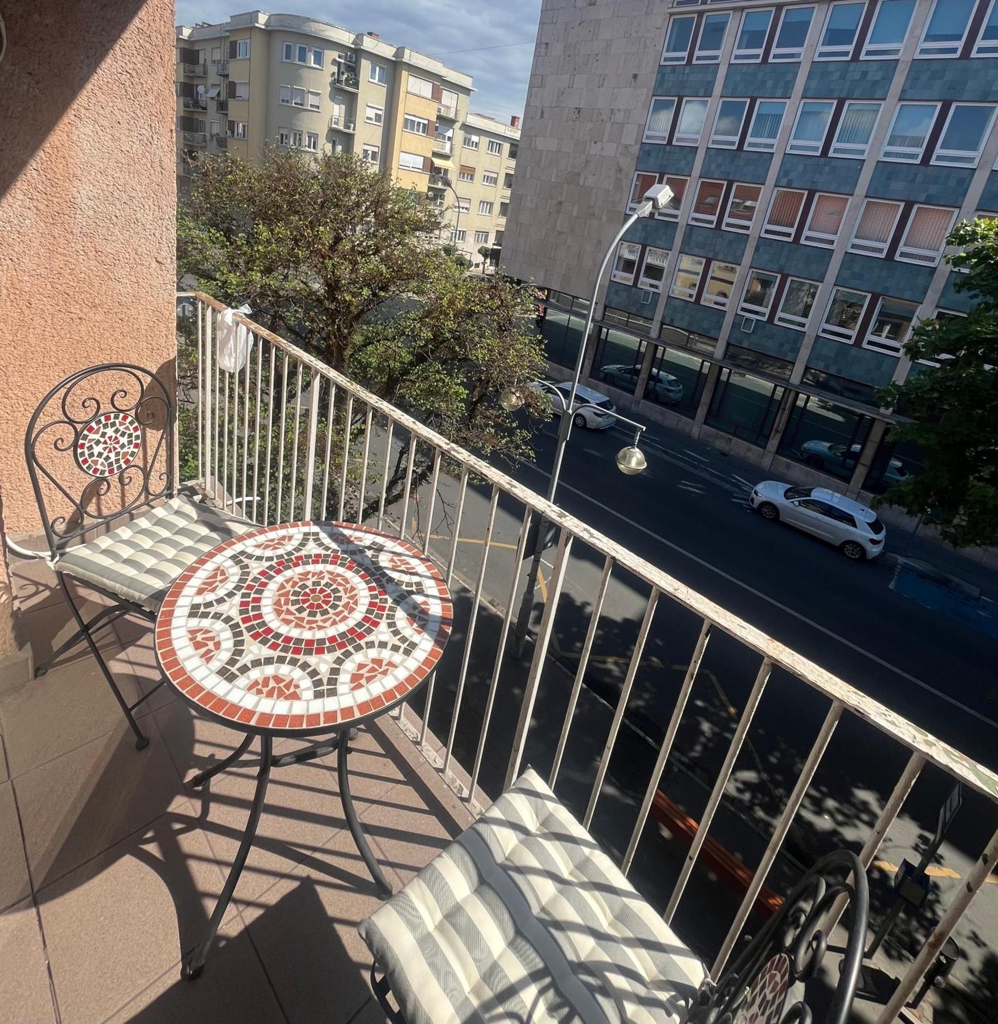 Moonlight Apartment Gyor Exterior photo